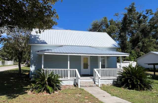 Charming 2 Bedroom "Century Home" near downtown Mayo photos photos