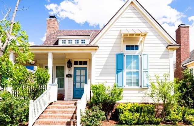 Beautiful Vintage Township Cottage photos photos