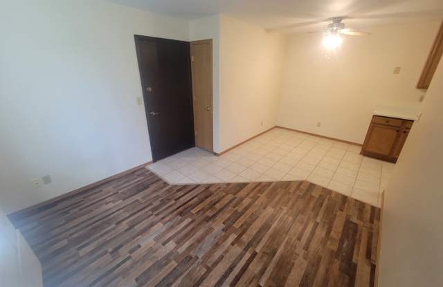 1709 La Cres St Gallery 3