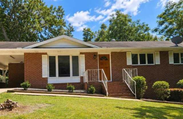Gorgeous home located in Saks! photos photos