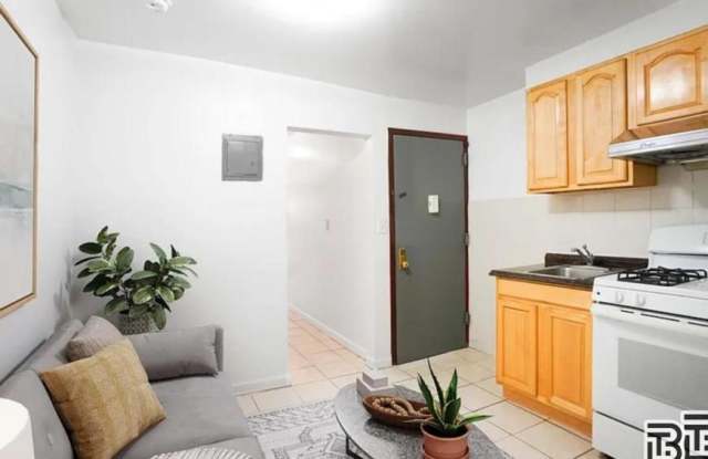 83 Eldridge Street Gallery 2