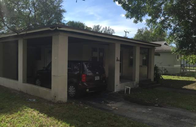 Large 3-2 with a carport photos photos