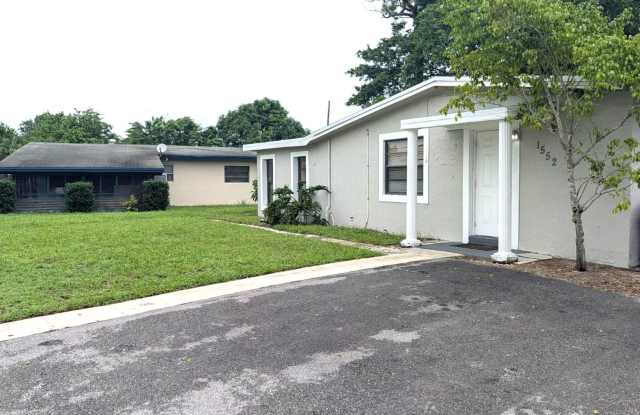 3BR Fort Lauderdale Rental with Spacious Yard Gallery 3