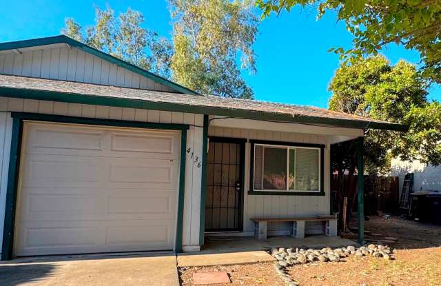 Charming 2-Bedroom Duplex with Large Fenced Yard & Attached Garage photos photos