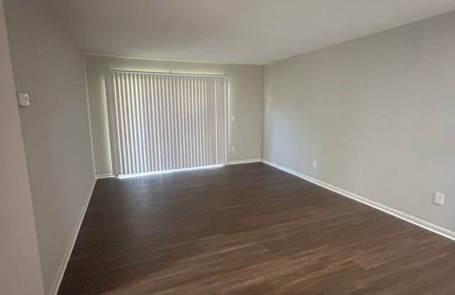 Affordable 1 Bedroom Condominium at Orchard Trace**** Great move in Special*** Gallery 4