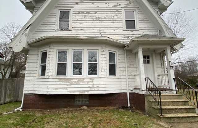 Pet-Friendly 3BR Home • Updated Kitchen • Fenced Yard • Garage photos photos