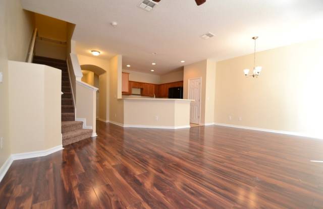 Conserviation View - 3/2.5 Townhome with Lakeside Pool & Lakeside walking trial - gated community Gallery 4
