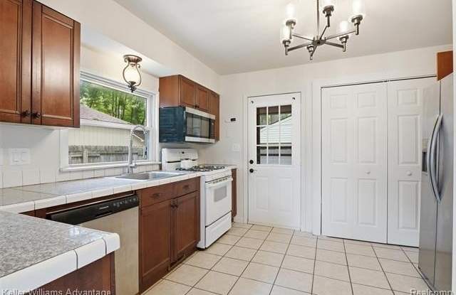 22796 Watt Drive Gallery 4