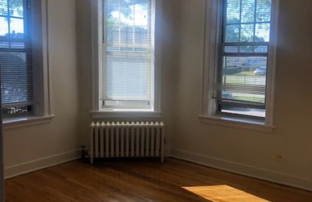 4852 W Wrightwood Ave - 4852 West Wrightwood Avenue, Chicago, IL 60639