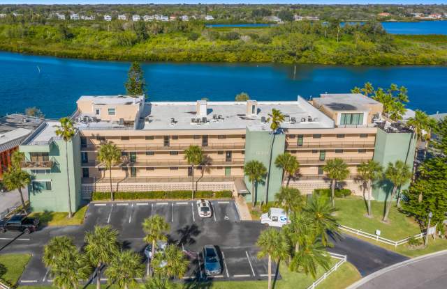 18201 Gulf Blvd Apt 205 - 18201 Gulf Boulevard, Redington Shores, FL 33708