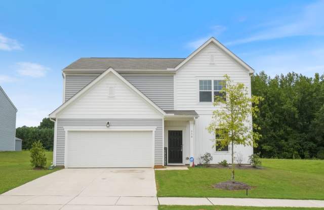 4 bedroom 2.5 bathroom Single Family Home Gallery 3