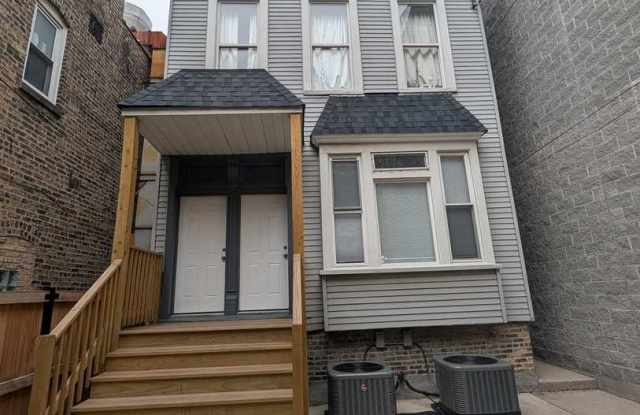 2112 W Roscoe Street Gallery 2
