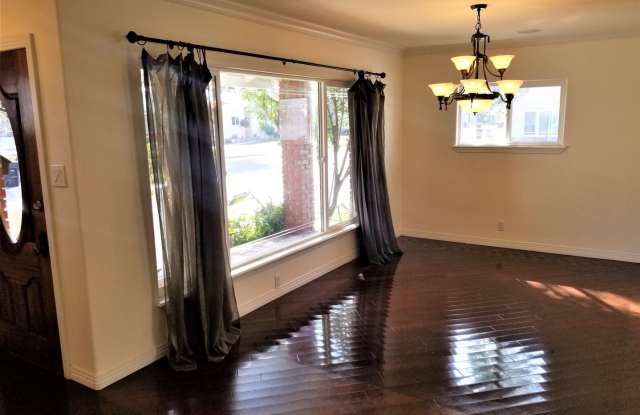 5115 Carmelynn St. Gallery 2