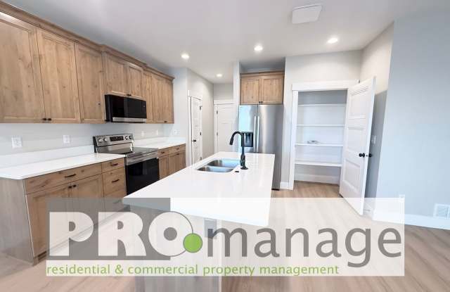 *NEW* Townhome with attached garage Gallery 3