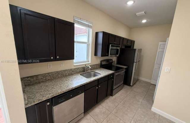 16735 SW 95th St photos photos