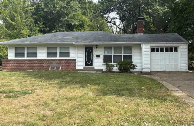 FOR RENT — 211 Frost Ave, Ferguson, MO 63135 photos photos
