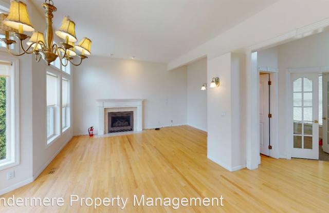 875 SE Sentry Dr. Gallery 3