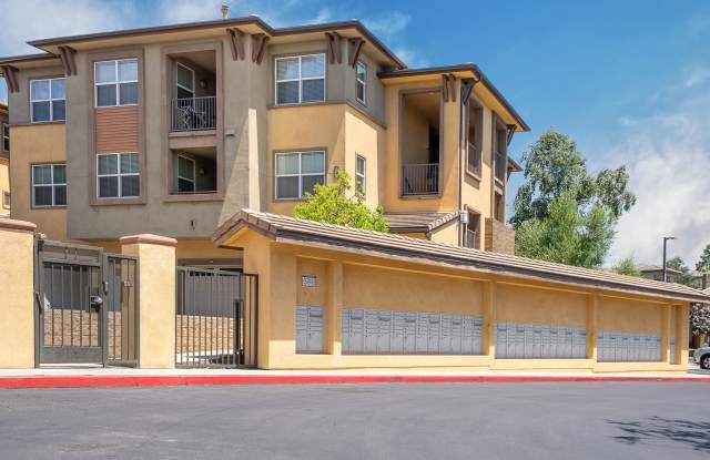 La Verne Village Luxury Apartment Homes Gallery 4
