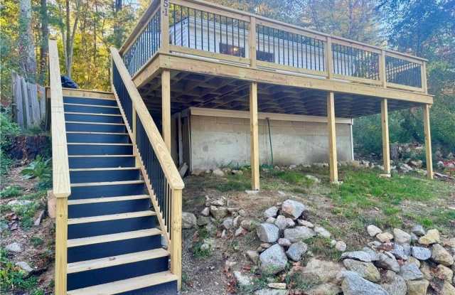 51 Knotty Oak Shores Gallery 2