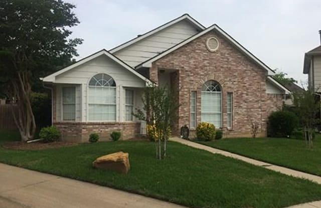 1016 Lake Bluff Court - 1016 Lake Bluff Court, Flower Mound, TX 75028