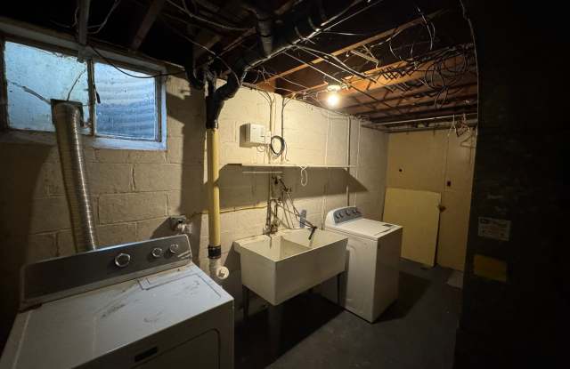 Available NOW!! 3 Bed 2 Full Bath Home - 203 Garden City Drive, Monroeville, PA 15146 Available NOW!! 3 Bed 2 Full Bath Home - 203 Garden City Drive, Monroeville, PA 15146