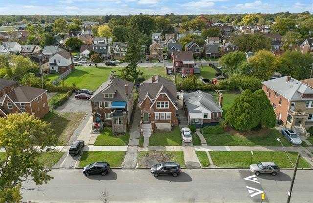 13601 Northlawn Street Gallery 2