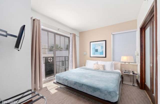 1060 Ocean Dr D308 Gallery 4
