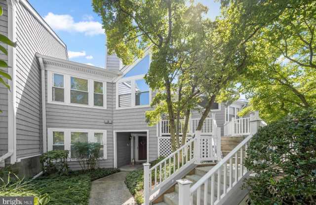 7758 MAYFAIR Circle Gallery 1
