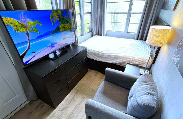 304 North Keech Street - Room 1 photos photos