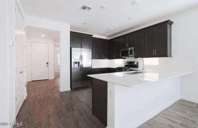 16514 W CHARLOTTE Drive Gallery 2
