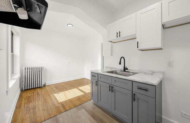 8051 S Ingleside Gallery 1