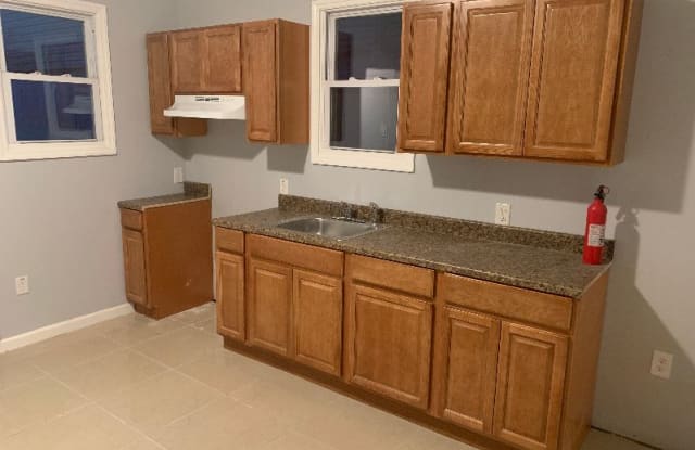 443 Fulton St 2nd FL - 443 Fulton St, Elizabeth, NJ 07206