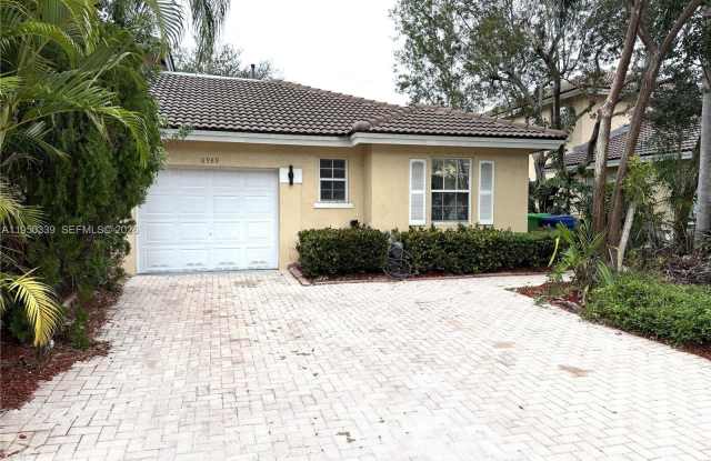 8989 NW 53rd St photos photos