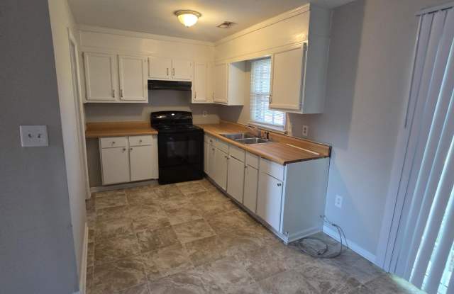 112 Candlewood Drive Gallery 3