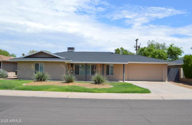 8316 E WILSHIRE Drive photos photos