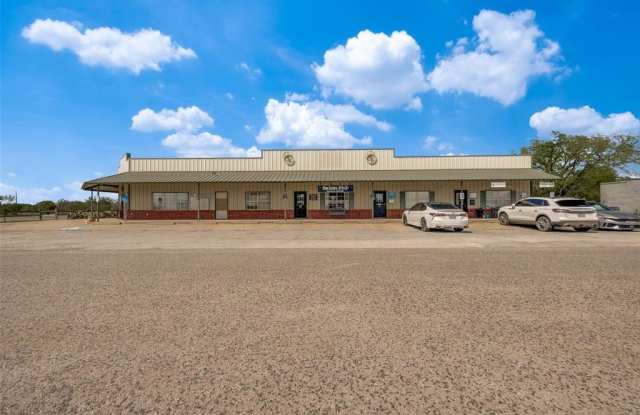 109 E Gene Autry Drive - 109 Gene Autry Drive, Tioga, TX 76271