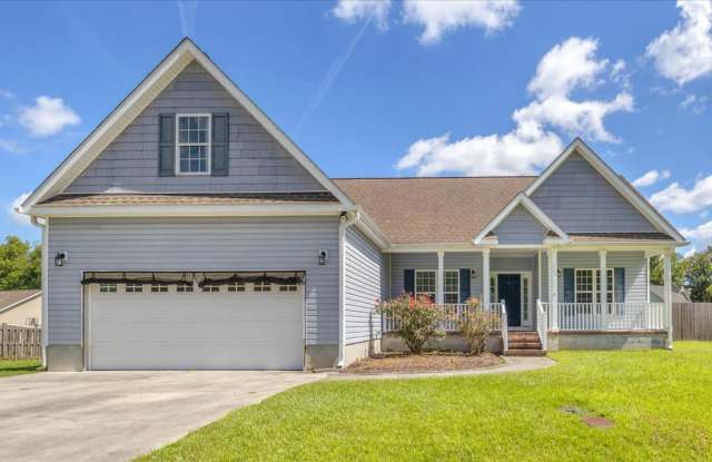 Spacious 4-bedroom home on over half an acre! Gallery 1