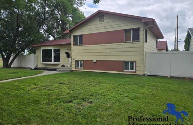 2504 Cook Ave photos photos