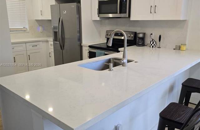 2514 Taylor St photos photos