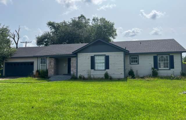 COMING SOON - 4 Bedroom, 2 Bathroom House for Rent! photos photos