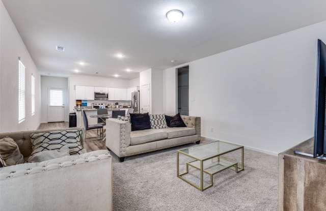 1816 MARQUETTE Drive Gallery 3