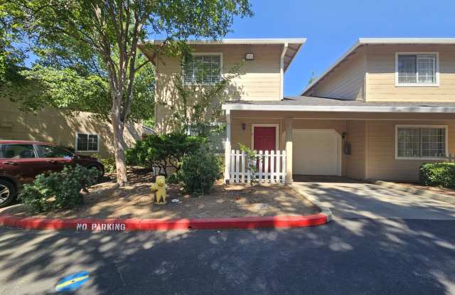 Two Story 3 Bedroom 2 Bath Condo in Chico for Rent! photos photos