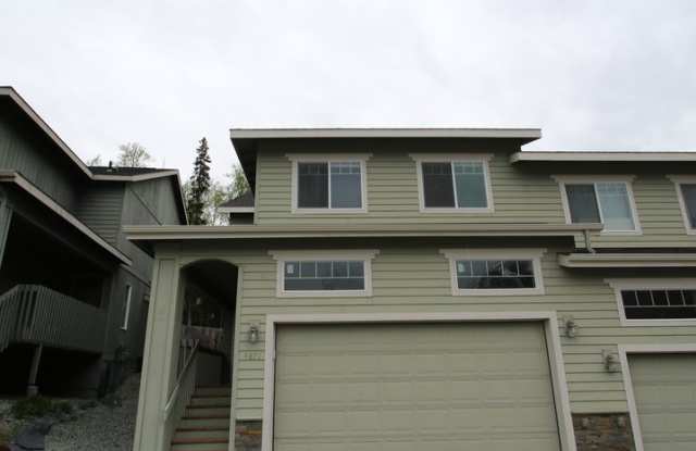 4 Bedroom Eagle River Home! Gallery 1