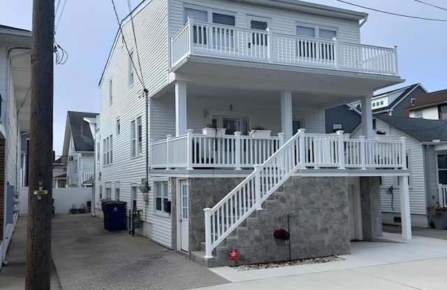 12 N Rosborough Ave - 12 North Rosborough Avenue, Ventnor City, NJ 08406