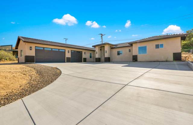 7760 Arrowhead Drive Gallery 1
