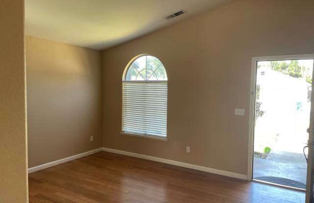 1966 Pin Oak Lane Gallery 2