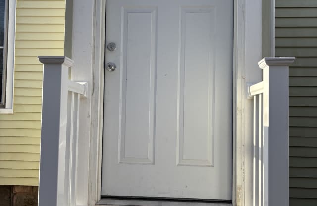 1744 Farmington Ave - 1744 Farmington Avenue, Hartford County, CT 06085