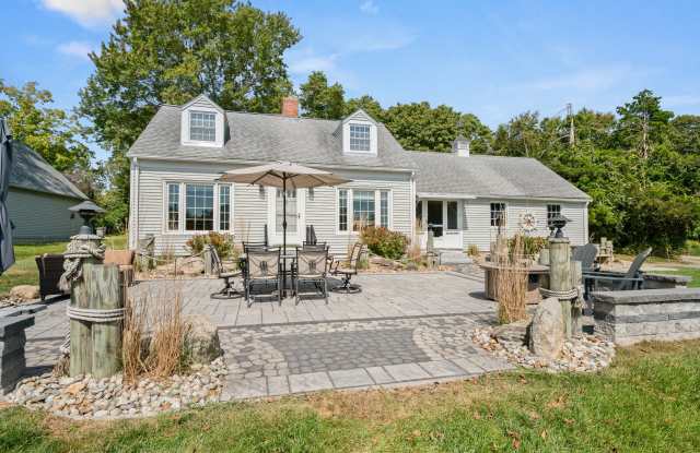 10 Hilltop Road photos photos