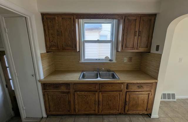 Charming 3BR House in Cleveland Gallery 3