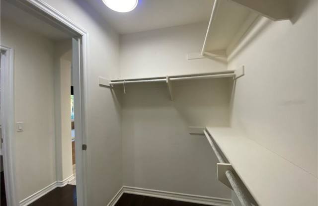 19303 Cohasset Street photos photos